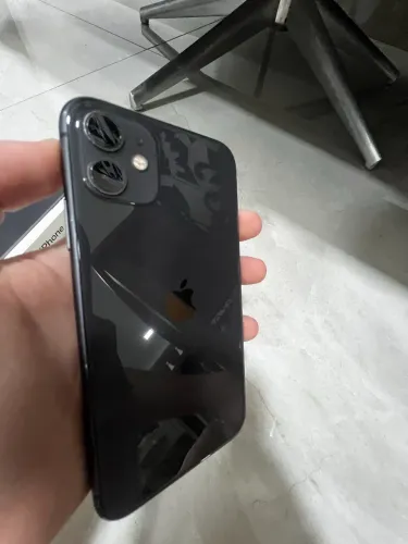 iphone 11- Apple