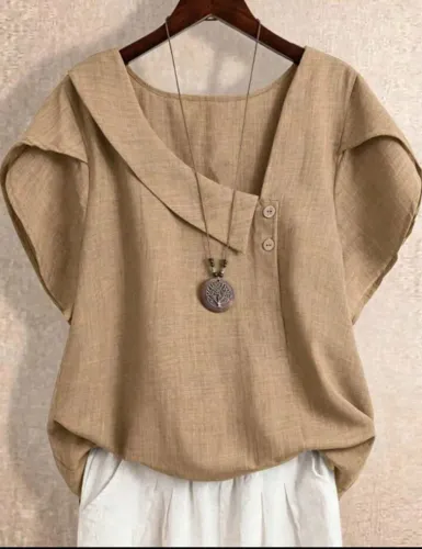 Blusa gola assimétrica