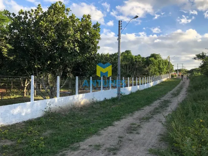 Terreno totalmente murado a Venda em Gravatá com 5.192m² + 3.000m² de área verde