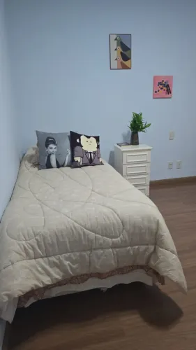 cama solteiro king em madeira branca linda