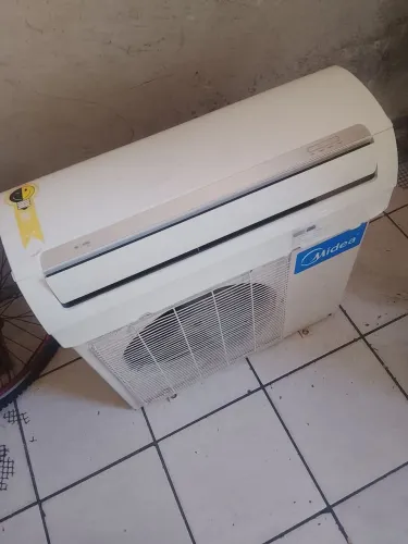 Ar condicionado 9.000 BTUs Midea