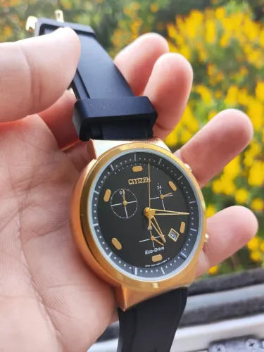 Relógio Citizen Funcional Dourado e Preto