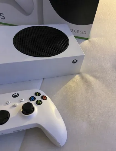 XBOX Series S - 1 Mês de uso