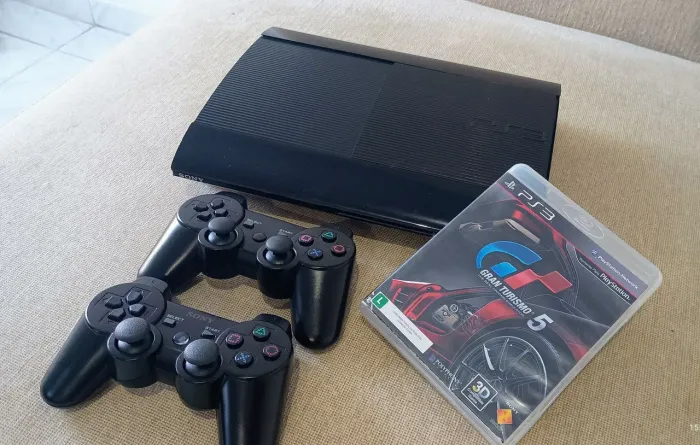 PS3 super slim (250gb bloqueado)