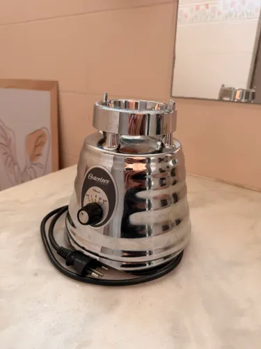 Liquidificador Osterizer Clássico Cromado