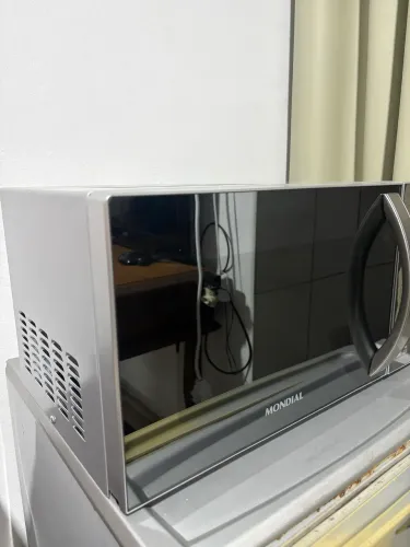 Microondas Mondial Espelhado 21L