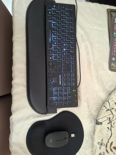 Kit: Teclado Retroiluminado + Mousepad + Apoio de Punho Ergonômico