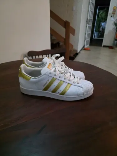 Tenis adidas super star 40,5