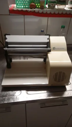 Vendo cilindro elétrico pra pão em ótimo estado  preço 400.00 44.9.9826.6893 João 