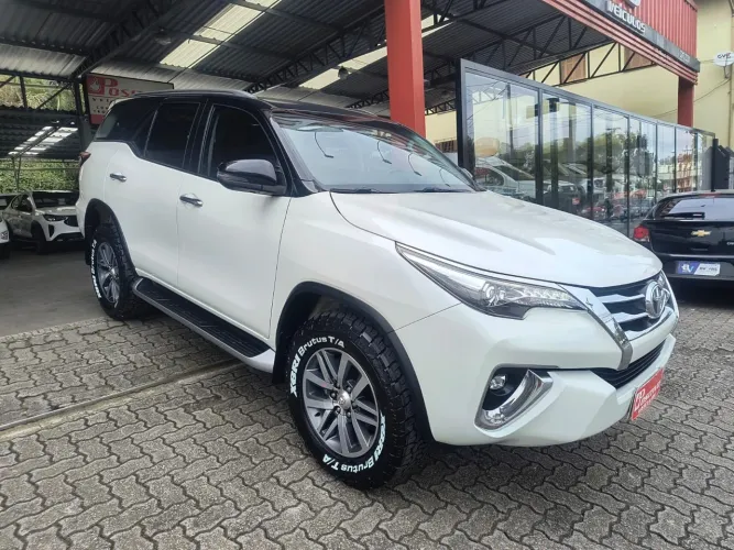 Toyota Hilux SW4 SRX 4X4 2.8 TDI 16V Dies. Aut. 2018