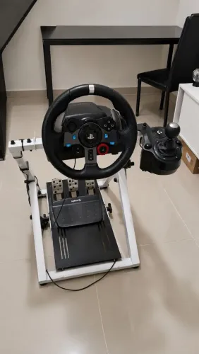 Volante Logitech G29 com Câmbio e Pedais + Suporte Cockpit Completo