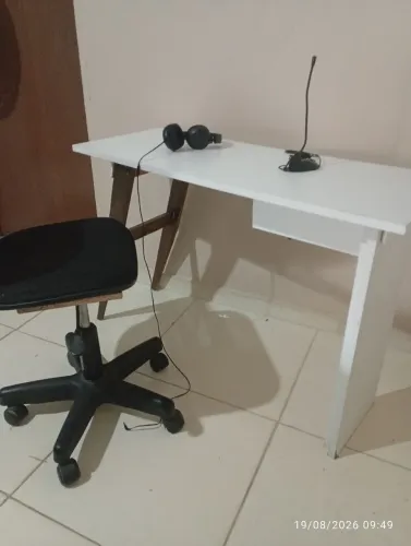 Materiais de ateliê em puro mdf