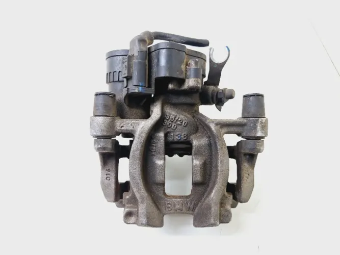 Cavalete Traseira Direita C Motor Bmw X1 2016 2017 629896205 Preto