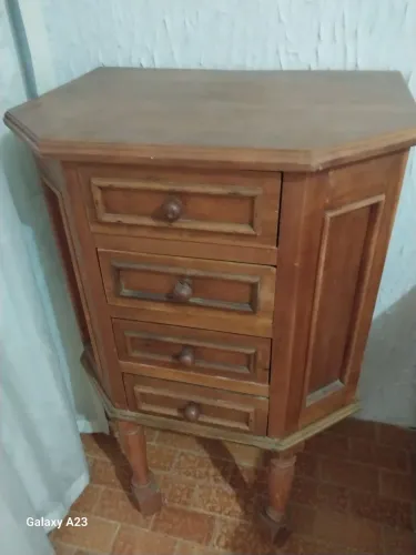 Gaveteiro em madeira