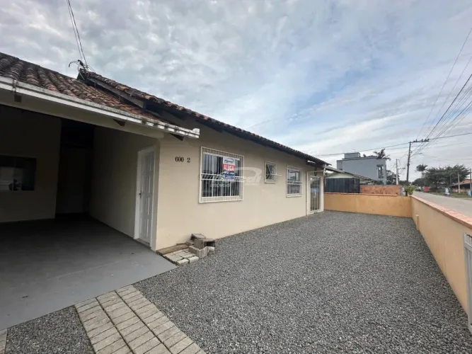 Casa com 2 dormitórios, no bairro Itajuba em Barra Velha/SC (Cód. 8748)