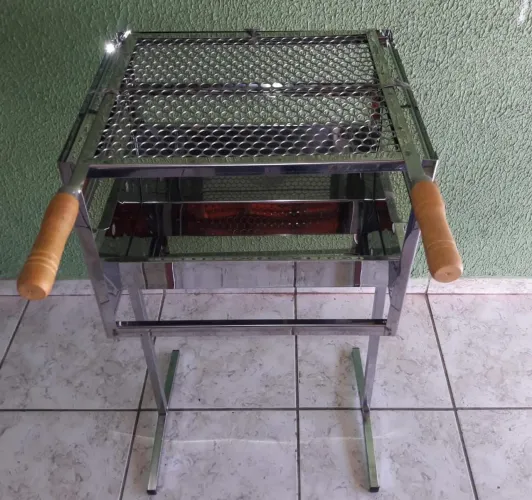 * Churrasqueira inox grande pé em T n°02 50×40<br>* 340,00