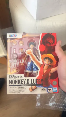 S H Figuarts Monkey D. Luffy East Blue (Romance Dawn) - Bandai/Tamashii Nations - Completo