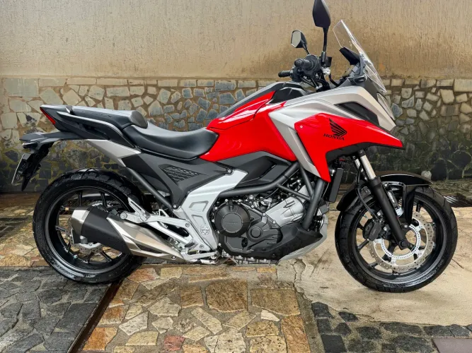 Vendo: nc750x 2025 com apenas 90km