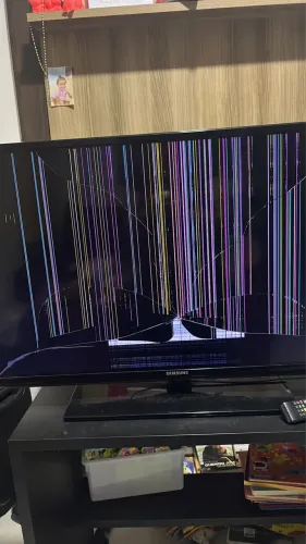 Vendo tv Samsung 43 polegadas com a tela quebrada