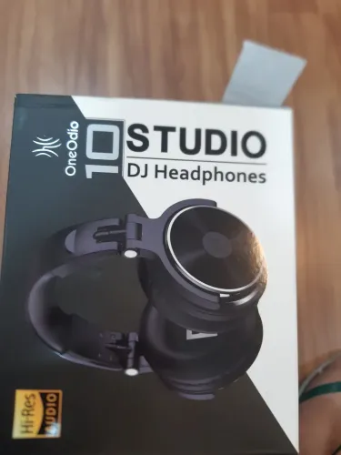 One studio10 DJ headphones!!!