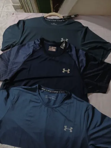 Camisas esportivos