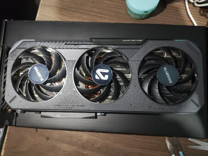 Rx 9060xt 16gb VRAM Gigabyte