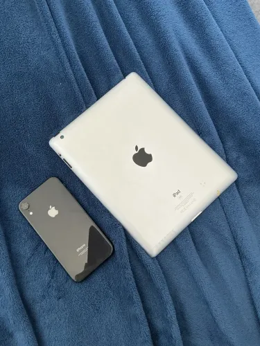 iPhone XR + IPad 3º geração