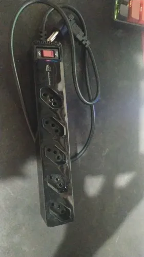 Vende-se filtro de linha com extensão de tomada
