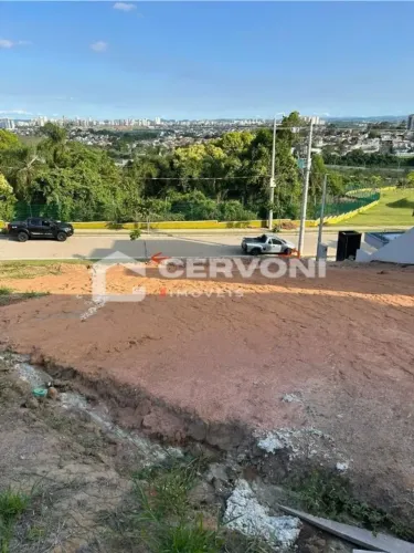 Imóvel para venda tem 335 metros quadrados em Urbanova - São José dos Campos - SP