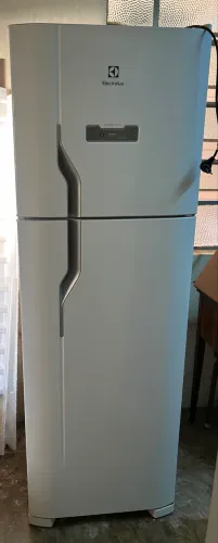 Geladeira Electrolux defeituosa