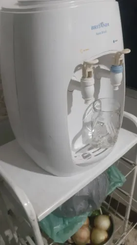 Bebedor água gelada