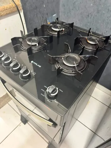 Fogão 4 Bocas Atlas Atenas Glass com Mesa de Vidro + Depurador de Ar Suggar Slim