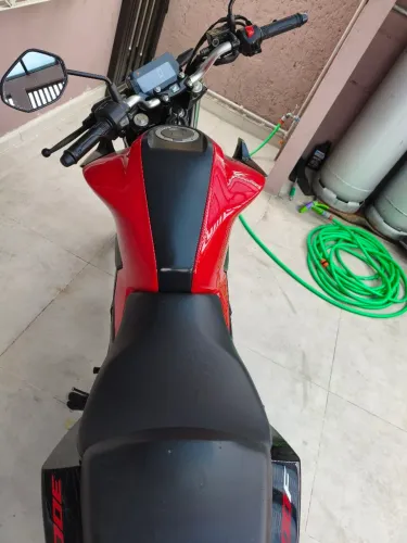 Cb300f Twister ABS vermelha