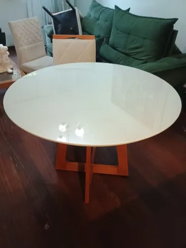 Mesa com 4 cadeiras