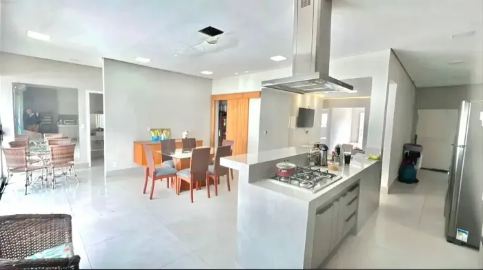 Casa com 4 Quartos à Venda no Recanto das Pássaros 160m², Linda Casa em Ótima Localização