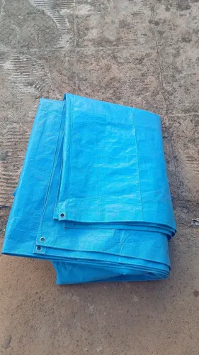 Vendo capa para psicina ou outro tipo de produto 5m x 4 m , excelente estado
