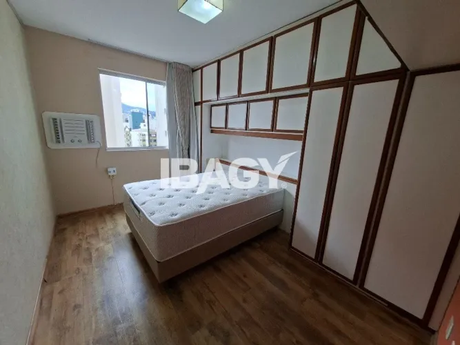 Cama box casal semi nova 