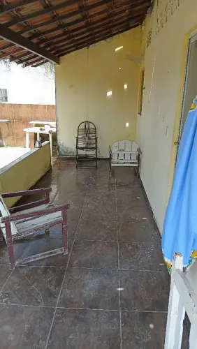 Casa com piscina em Fagundes Lucena 200 à diária.