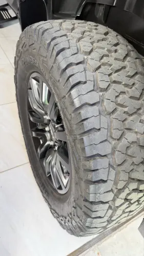 Pneus Pangea 285/65/18 oportunidade