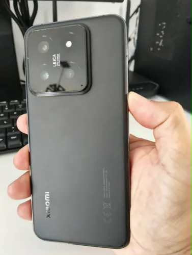Troco Xiaomi 14 5G ( 512 gigas e 12+6 de RAM )