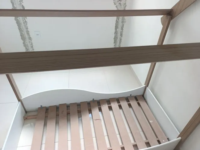 Cama montessoriana usada