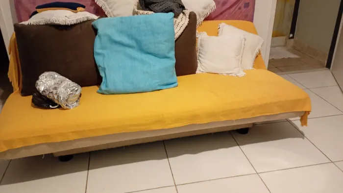 Vendo sofae cadeira desocupar espaço 
