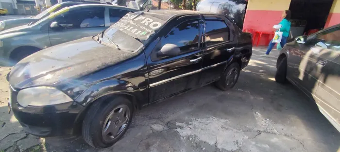 Fiat Siena Essence 1.6 Flex 16V 4P 2011