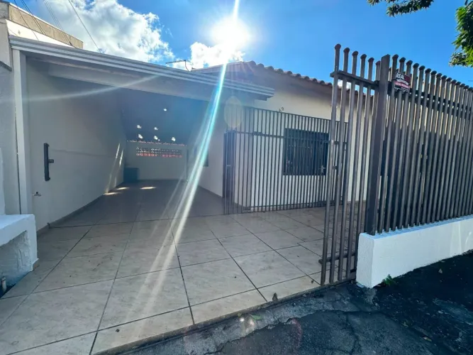 Locação - Residência no Jardim Liberdade em Maringá