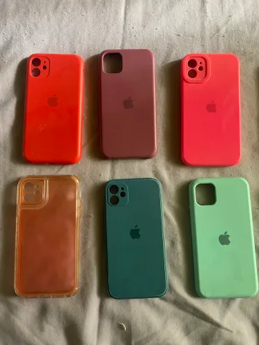 14 capas de iPhone 11