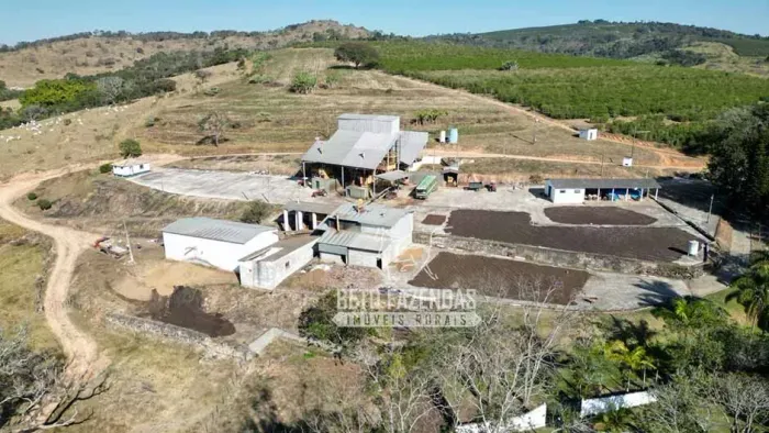 Imóvel para venda tem 9442753 metros quadrados em Zona Rural - Santo Antônio do Amparo - M