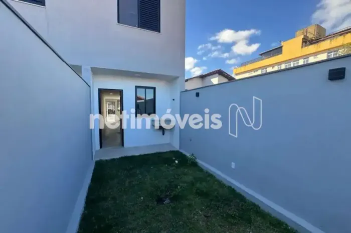 Casa de 2 Quartos e 2 Suítes à venda, 3 vagas, 132m²; - Copacabana