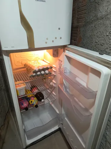 Geladeira Eletrolux duplex funcionando perfeitamente. Não aceito oferta