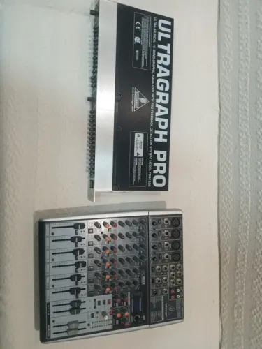 Mesa behriguer 1204+ equalizador fbq1502