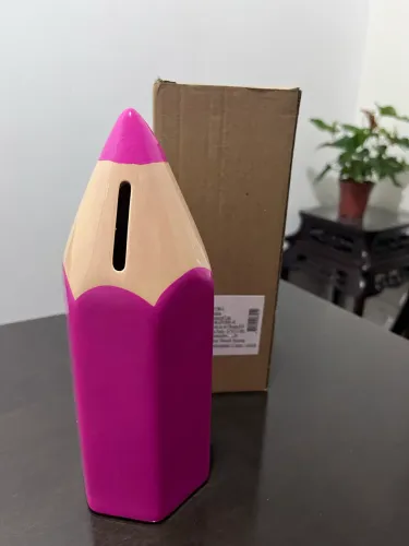 Cofrinho em formato de lápis